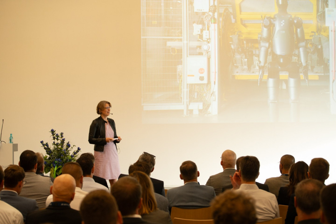 Alice Kirchheim während ihres Vortrags auf der FTS Fachtagung. - © Fraunhofer IML Alice Kirchheim während ihres Vortrags auf der FTS Fachtagung. - © Fraunhofer IML