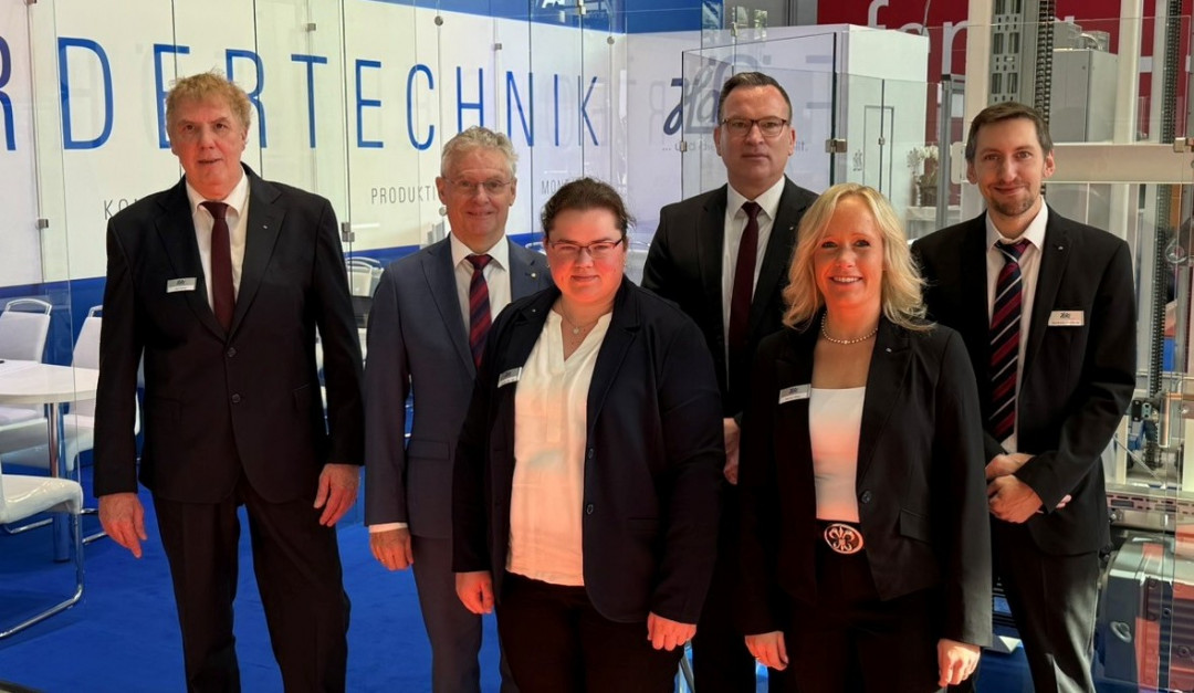 Das Messeteam von HaRo Anlagen- und Fördertechnik GmbH - Bild: HaRo Anlagen- und Fördertechnik GmbH Das Messeteam von HaRo Anlagen- und Fördertechnik GmbH - Bild: HaRo Anlagen- und Fördertechnik GmbH