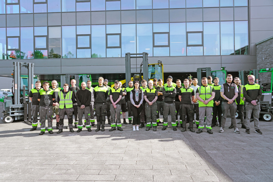 Absolventen des Traineeprogramm bei Combilift - Bild: Combilift Absolventen des Traineeprogramm bei Combilift - Bild: Combilift