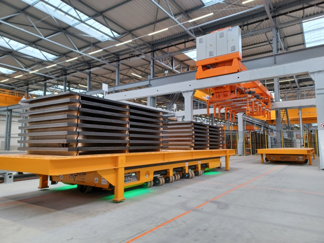 Vogten Staal expandiert mit einer brandneuen Decoil-Linie, die sich durch eine weitgehende Automatisierung auszeichnet. - © AVT Europe NV Vogten Staal expandiert mit einer brandneuen Decoil-Linie, die sich durch eine weitgehende Automatisierung auszeichnet. - © AVT Europe NV