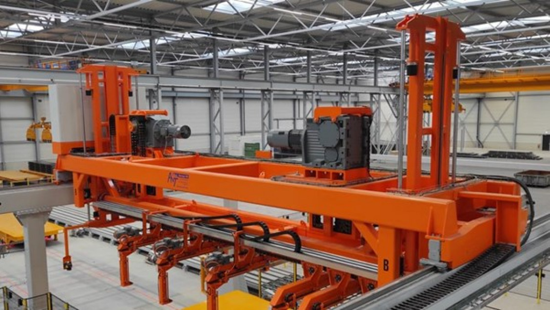 Angetrieben wird der Portalroboter von energieeffizienten Motoren von SEW Eurodrive, die nur ein Kabel für alle Anschlüsse benötigen. - © AVT Europe NV Angetrieben wird der Portalroboter von energieeffizienten Motoren von SEW Eurodrive, die nur ein Kabel für alle Anschlüsse benötigen. - © AVT Europe NV